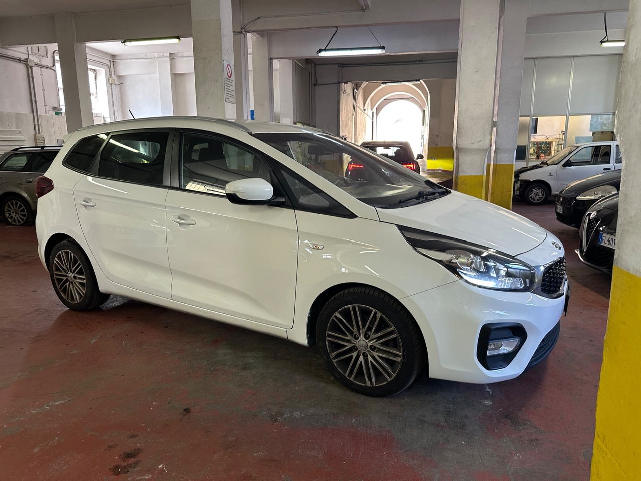 Kia Carens 1.7 CRDi 141 CV Platinum