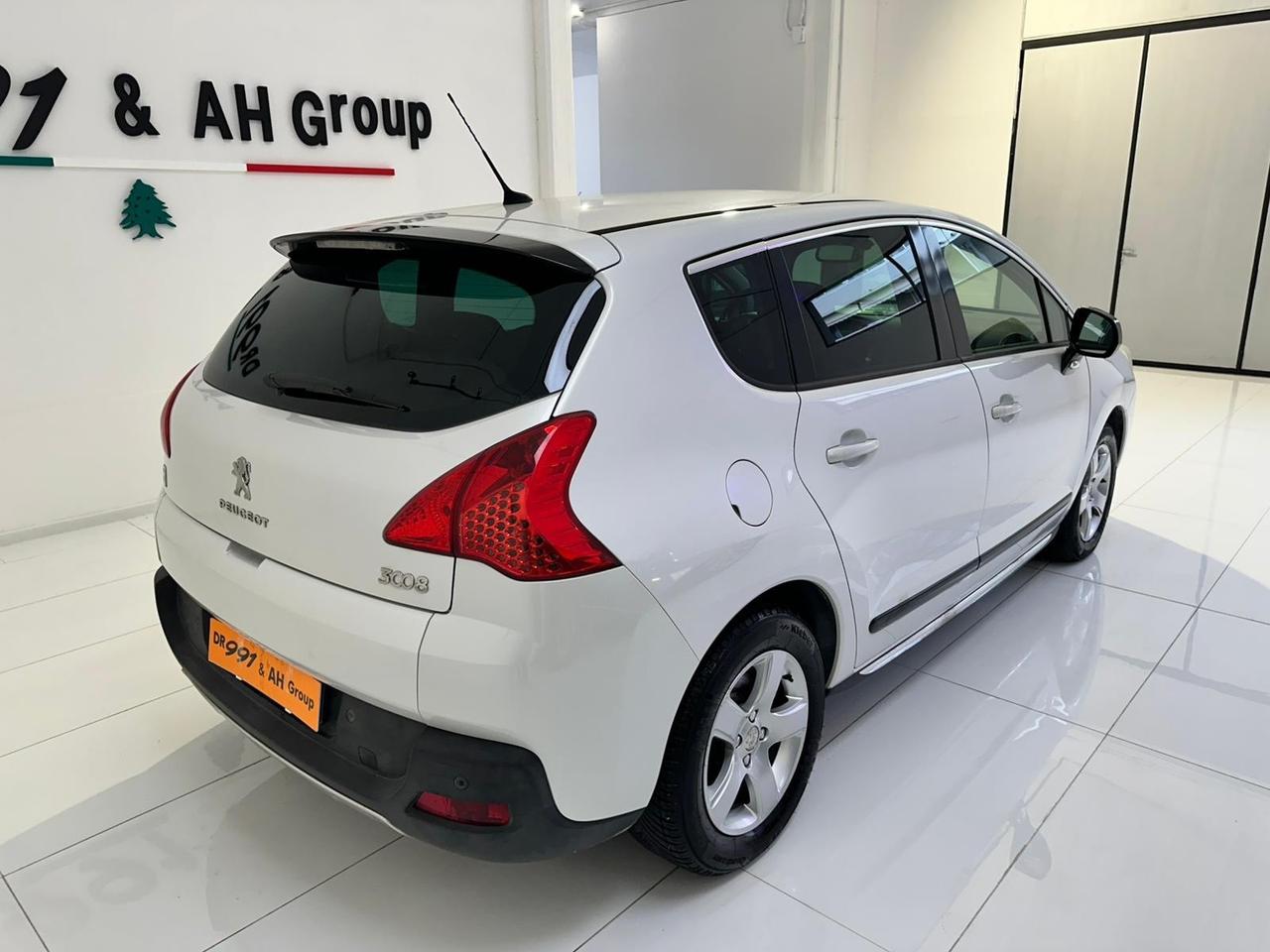 Peugeot 3008 HYbrid4 88g