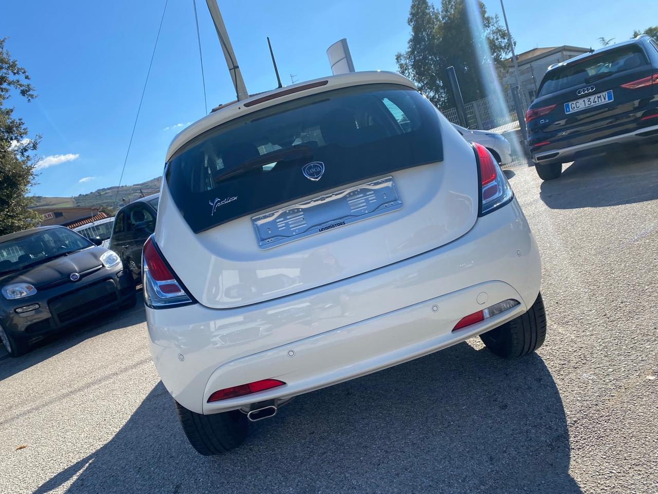 Lancia Ypsilon 1.2 69 CV 5 porte GPL Ecochic Gold