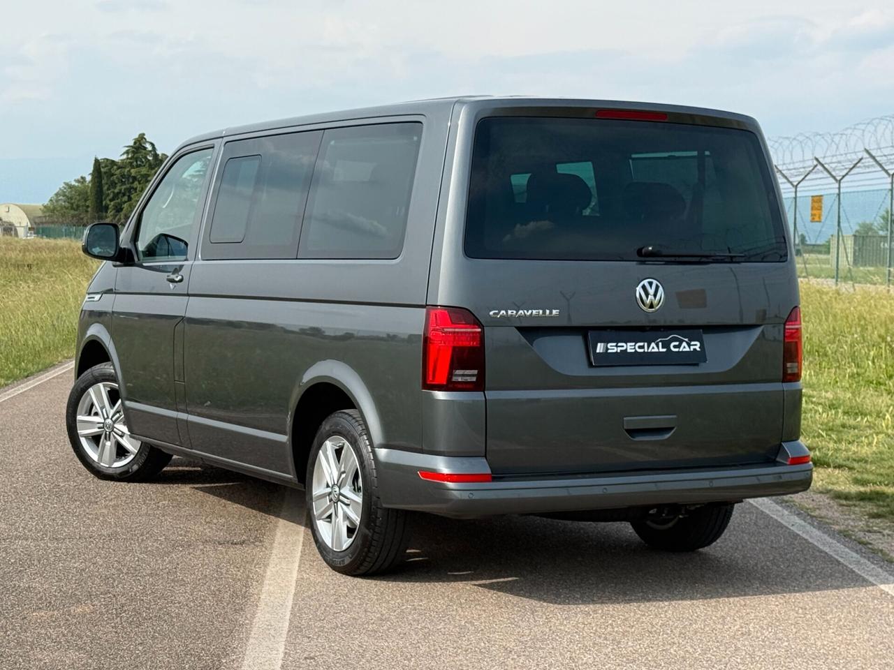 Volkswagen Caravelle 2.0 TDI 150CV DSG PC "NUOVO - 9 POSTI - 29000KM !!!"