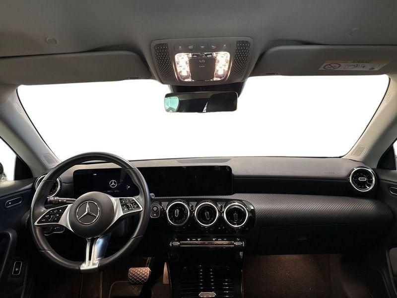 Mercedes-Benz CLA Shooting Brake 180 d Advanced auto
