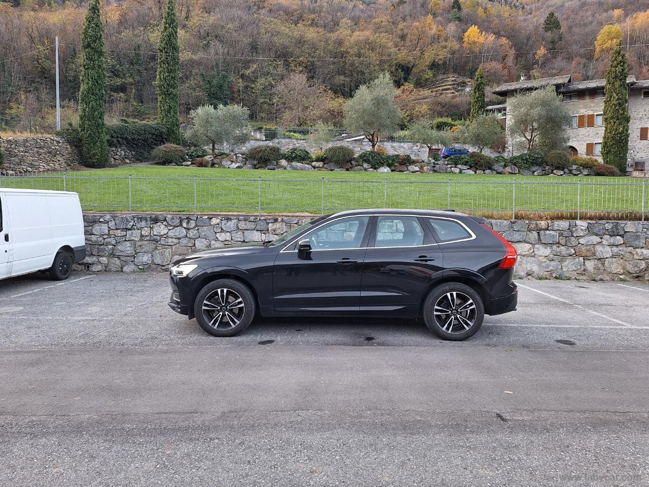 VOLVO XC60 B4 AWD Momentum PRO UNIPROP. MEMORIE FULL LED