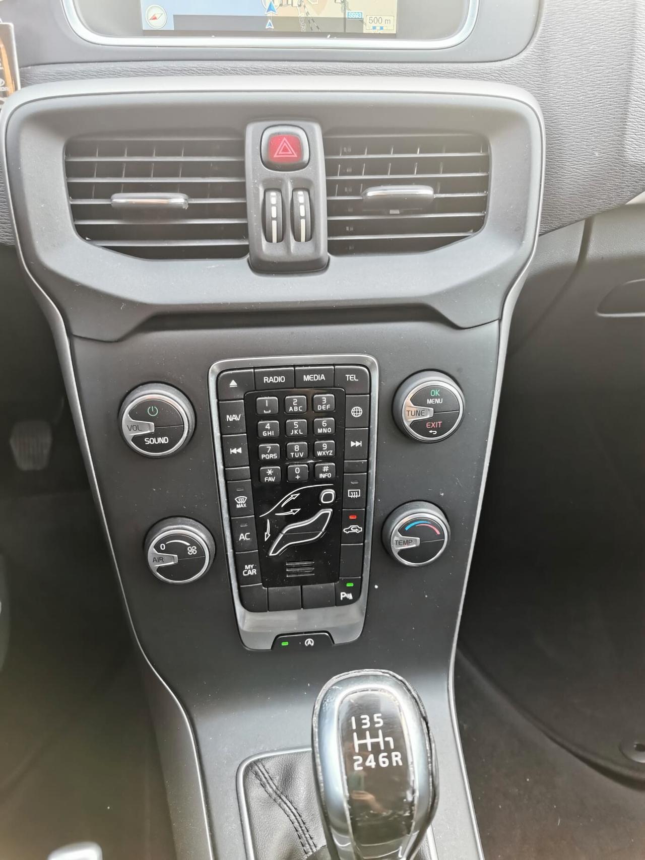 Volvo V40 Cross Country D2 Summum - 2016