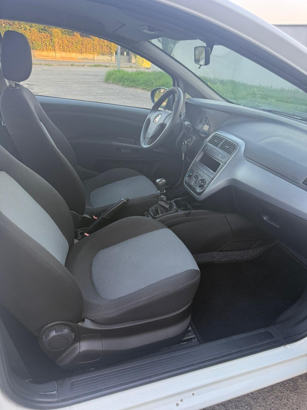 FIAT G PUNTO EVO 1.4 BENZ METANO NEOPATENETATI
