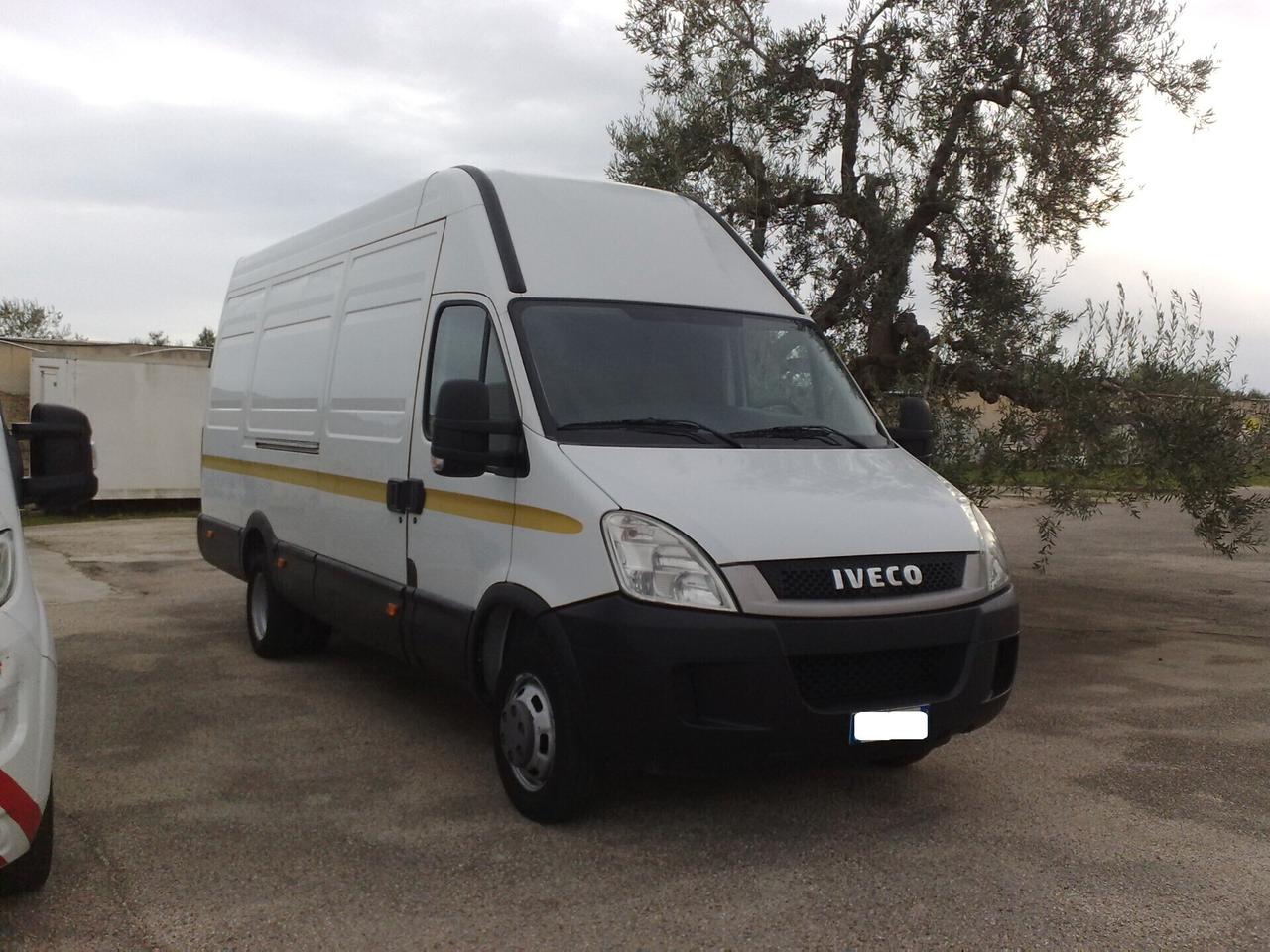 Iveco Daily 35c14 3000cc GRANVOLUME - 2011