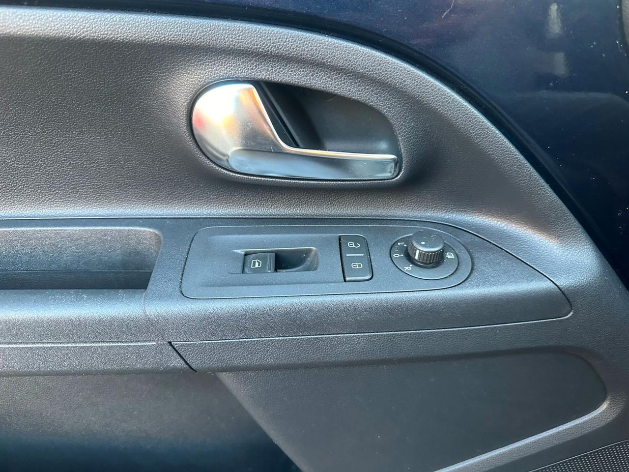 VOLKSWAGEN UP TETTO APRIBILE 77 MILA KM!