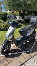 Kymco Agility 50 R12 con bauletto post
