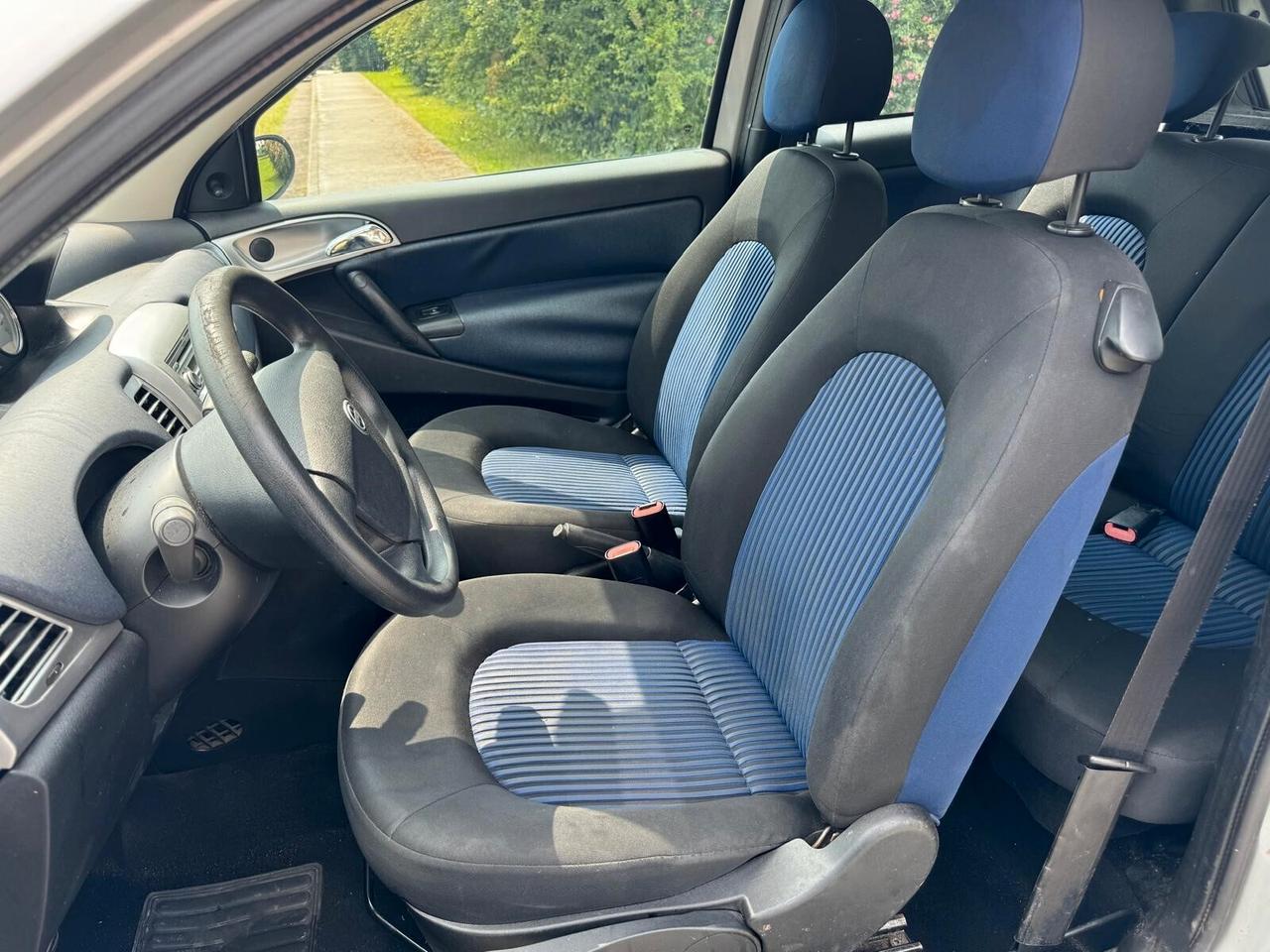 Lancia Ypsilon 1.2 Argento -Neopatentati