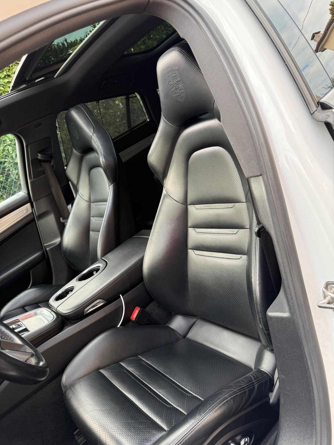 Porsche Panamera 2.9 4 e-hybrid auto (165)