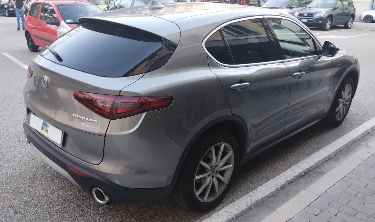 Alfa Romeo Stelvio 2.2 Turbodiesel 210 CV AT8 Q4 Executive