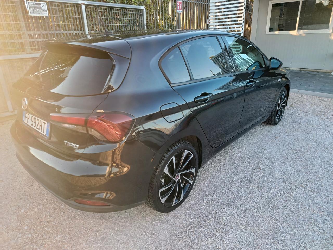 Fiat Tipo 1.6 Mjt S&S 5 porte S-Design