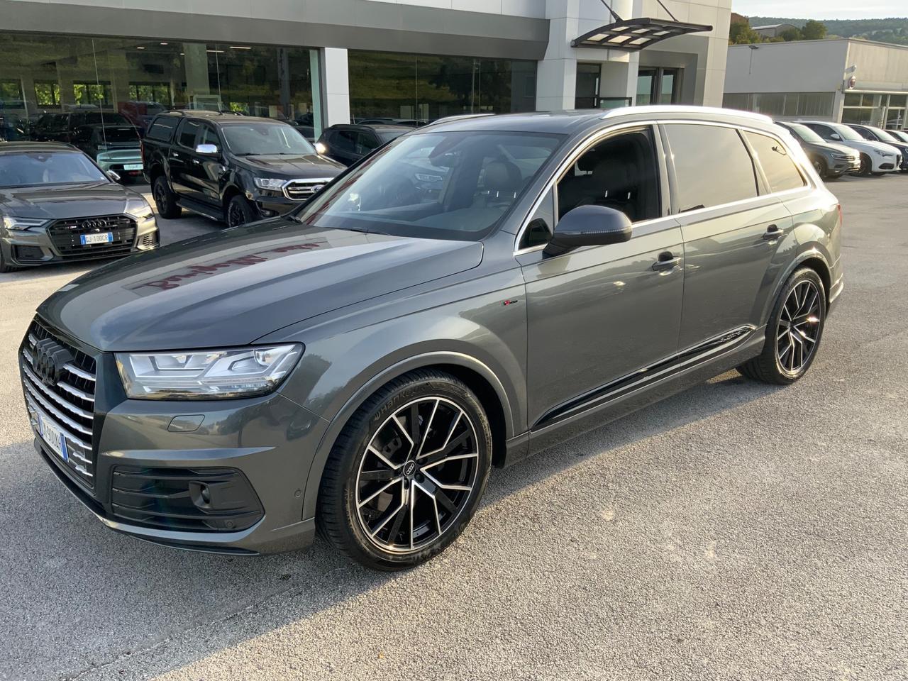 Audi Q7 3.0 TDI 272 CV quattro tiptronic Business Plus S LINE.TETTO.7POSTI.RUOTE POST STERZANTI