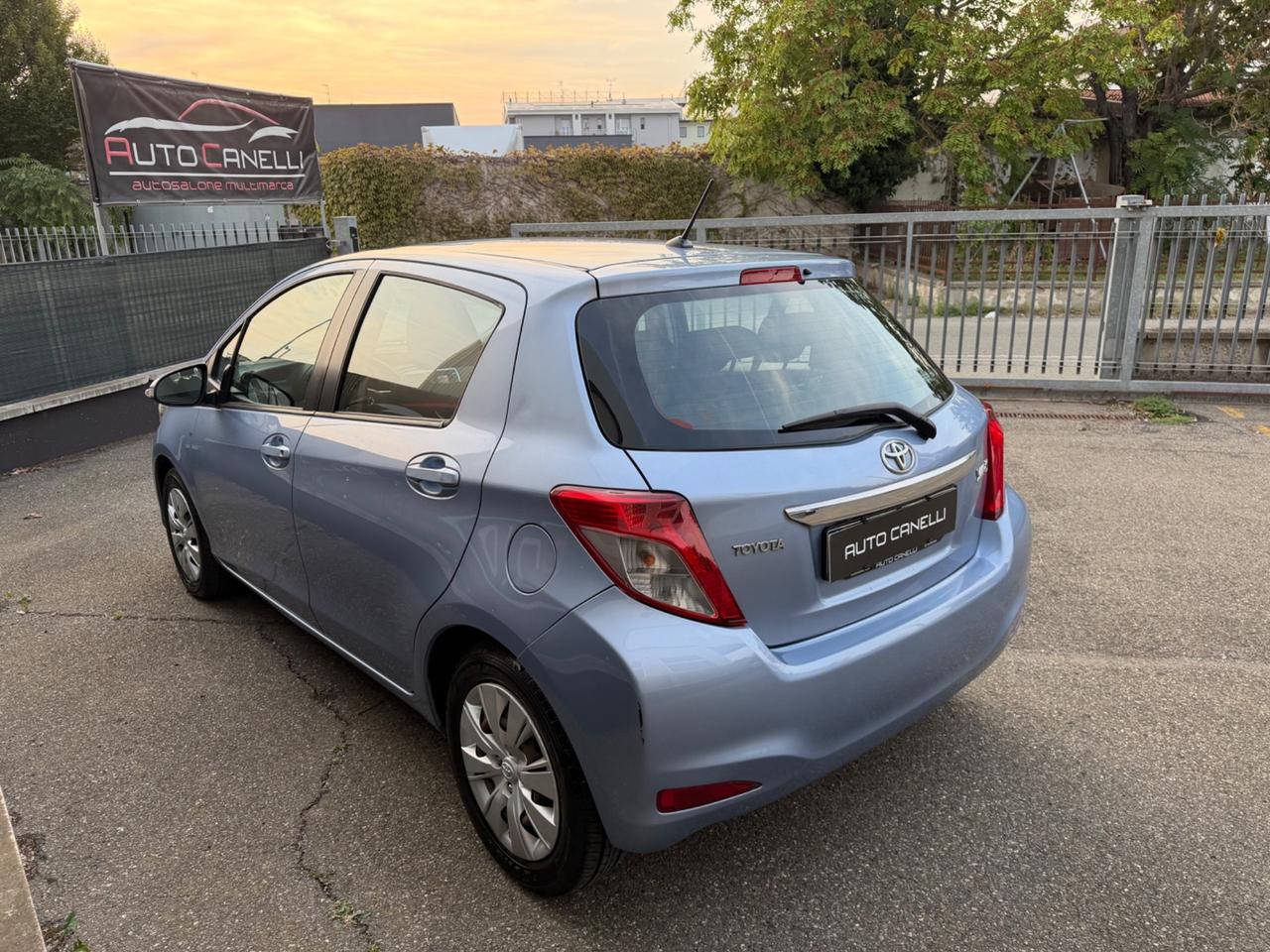 Toyota Yaris 1.0 5 porte Active NO BOLLO OCCASIONE NEOPATENTATI
