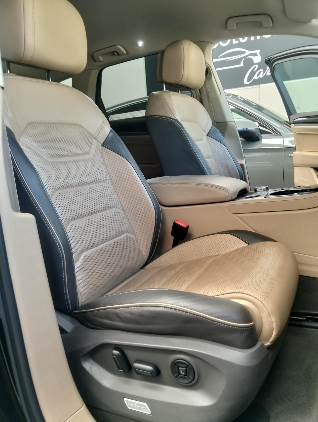 Volkswagen Touareg 3.0 V6 TDI SCR Atmosphere