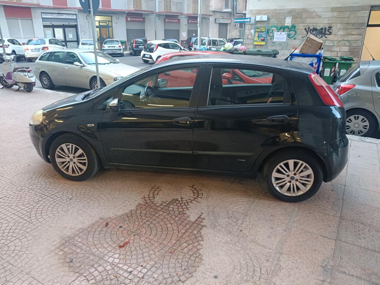 FIAT GRANDE PUNTO 1.2 -VISTA E PIACIUTA -Euro 1490