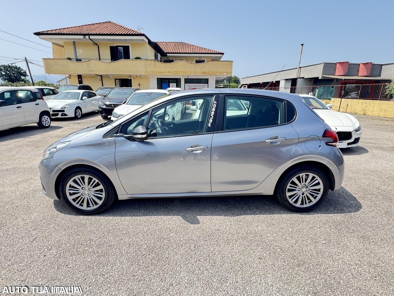 PEUGEOT 208 1.2 BENZINA ADATTA NEOPATENTATI