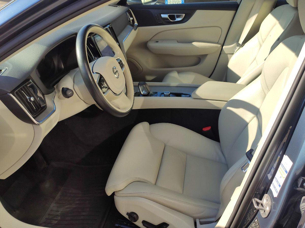 VOLVO - V60 - B4aut. Plus Bright