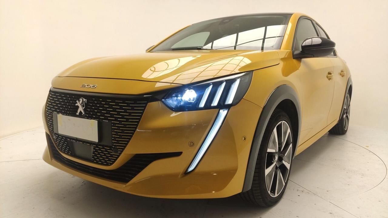 Peugeot 208 motore elettrico 136 CV 5 porte GT