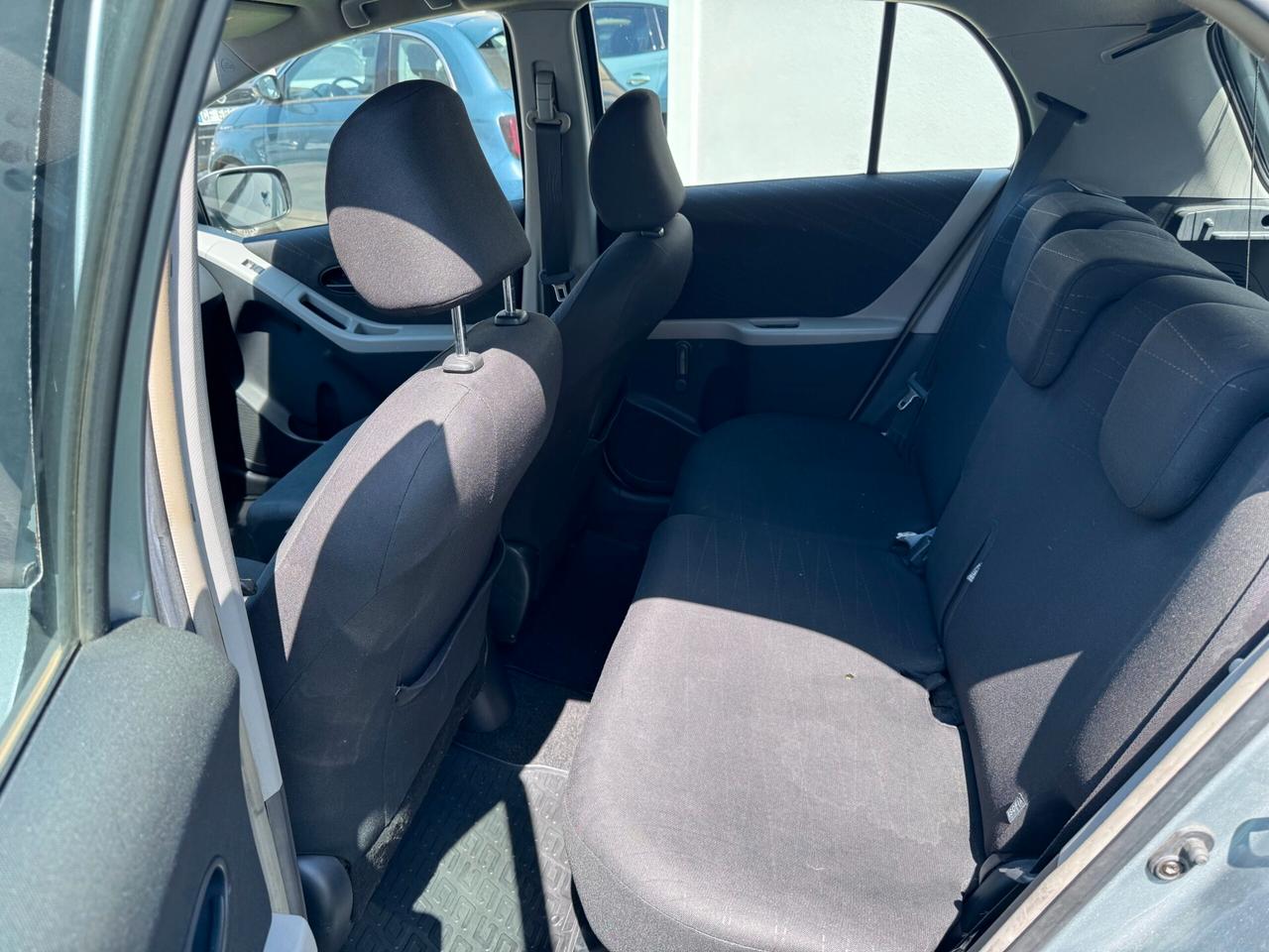 Toyota Yaris 1.0 5 porte Sol