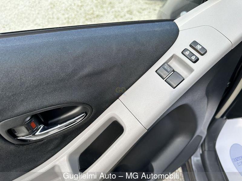 Toyota Yaris 3p 1.3 dual S m-mt