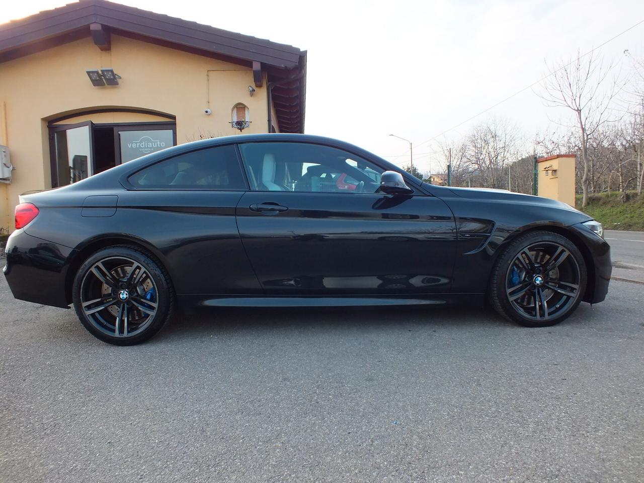 BMW M4 COUPE'