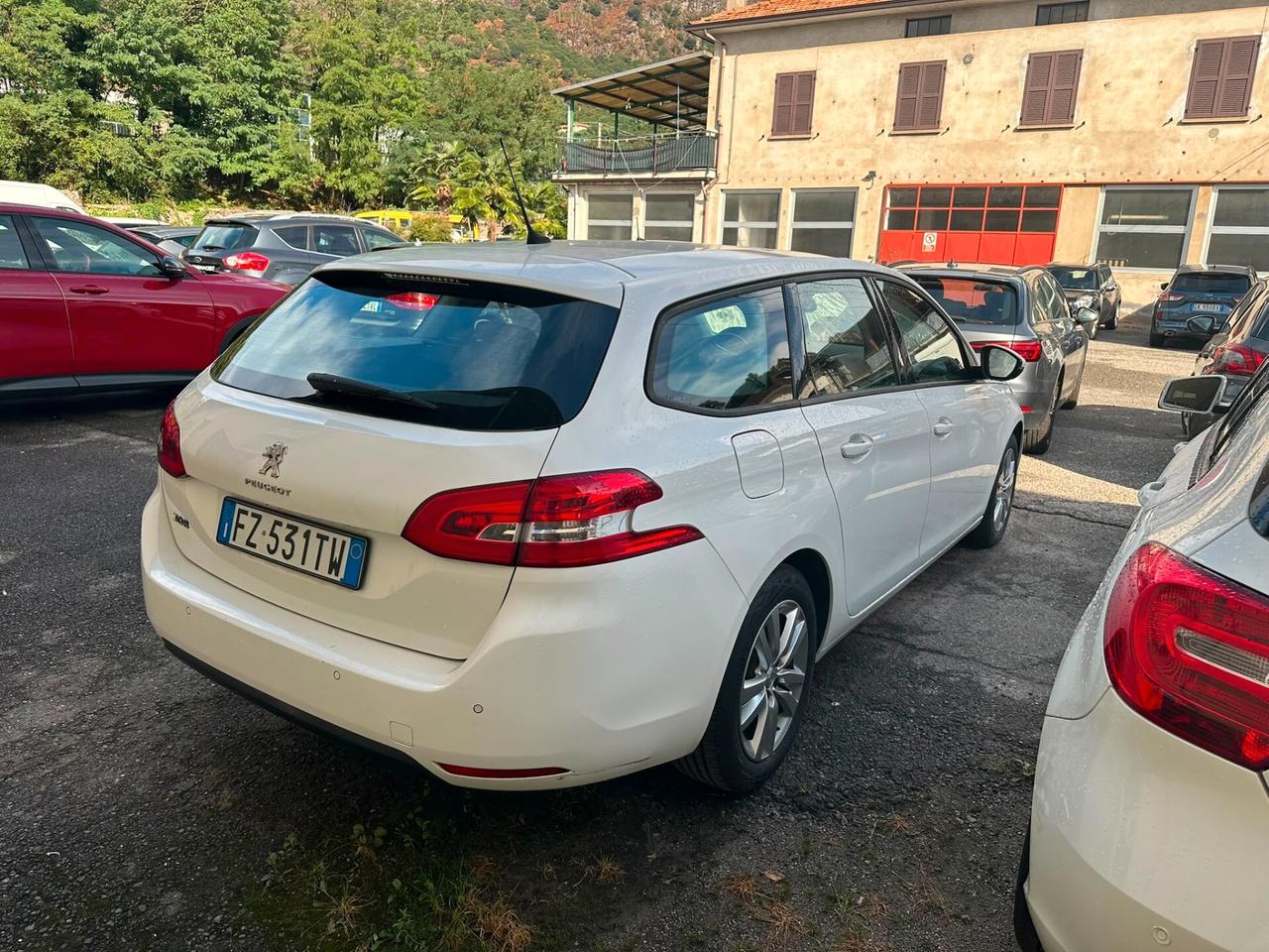 Peugeot 308 BlueHDi 100 S&S SW Business