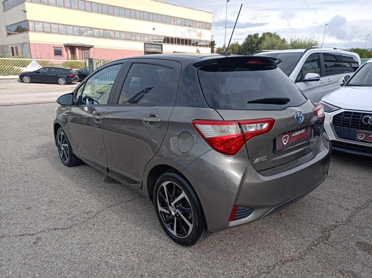 Toyota Yaris 1.5 Hybrid 5 porte Lounge Blue