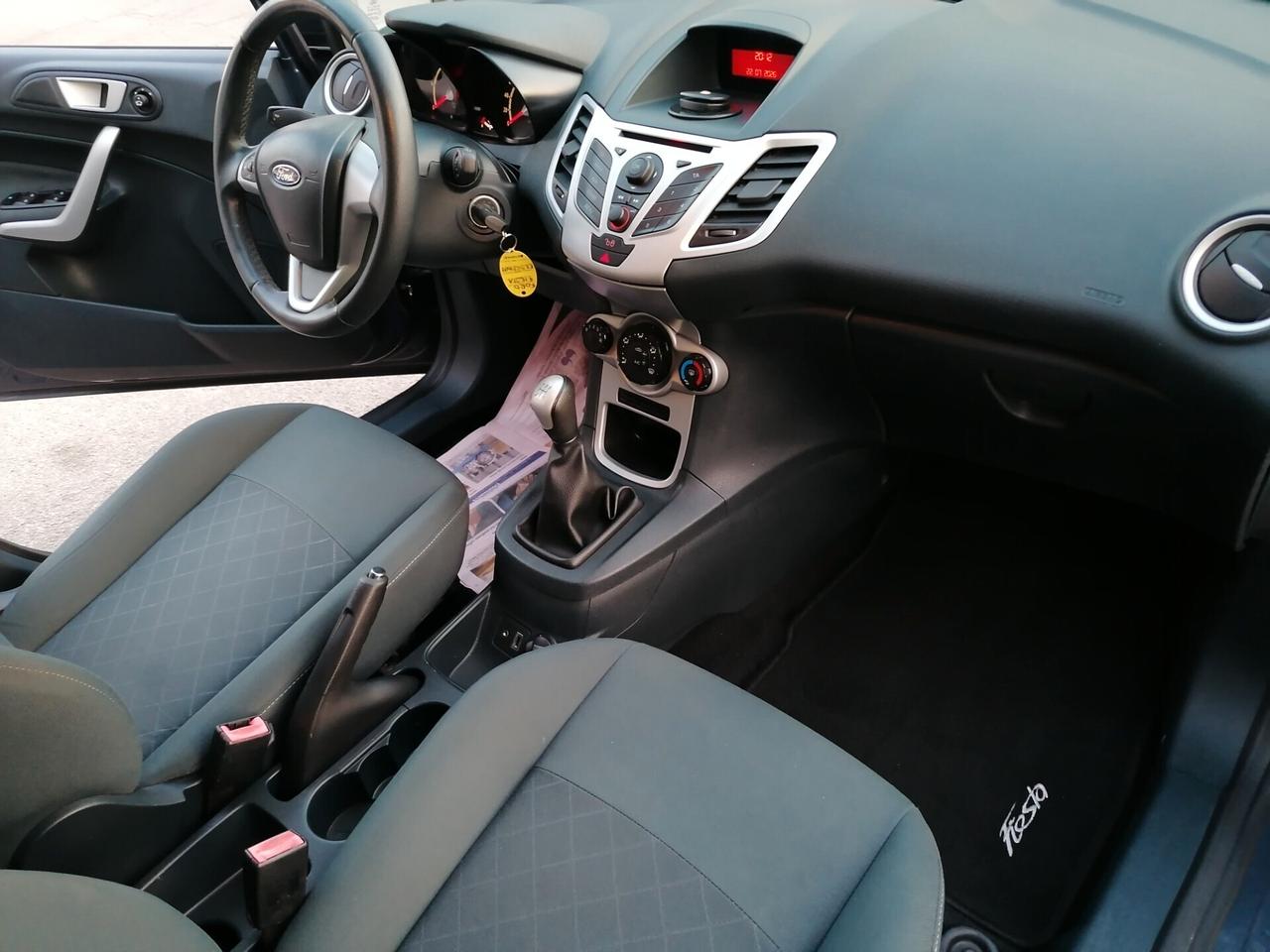 Ford Fiesta Ikon 1.4 TDCi 70CV 5 porte