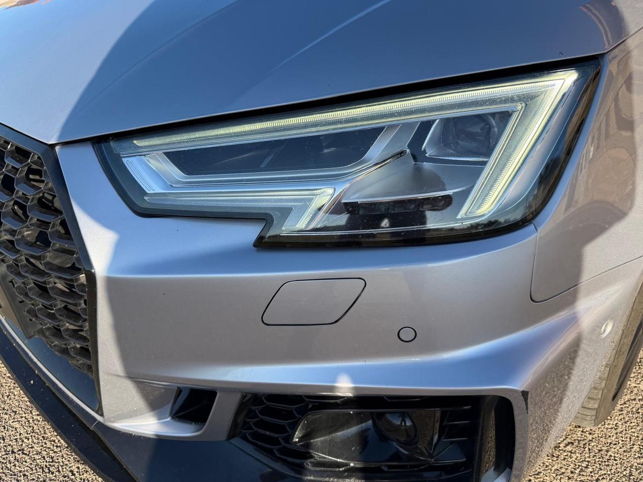 Audi A4 Avant 30 TDI S tronic line edition
