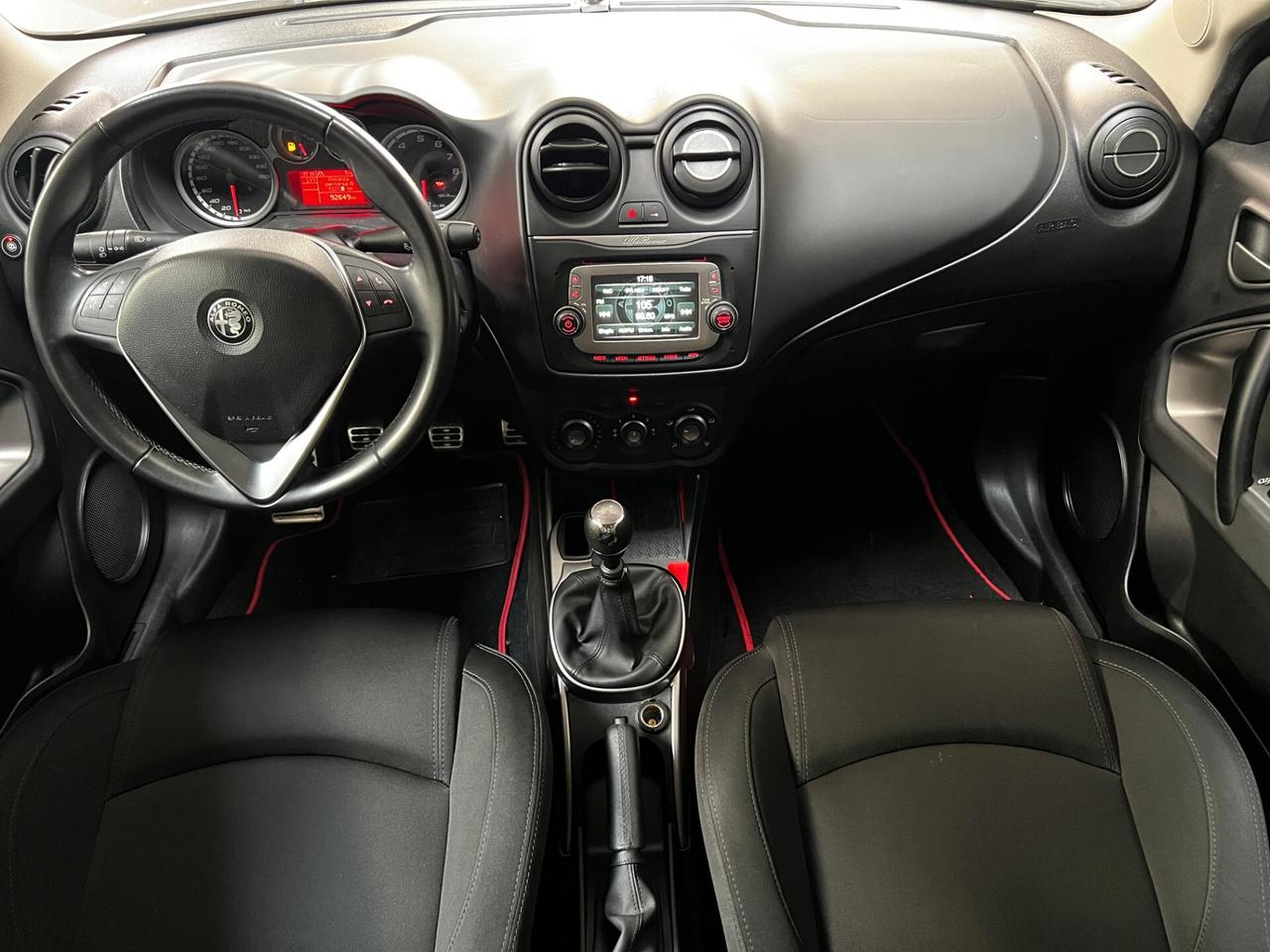 Alfa Romeo MiTo 2017 1.4 Distinctive 78cv E6