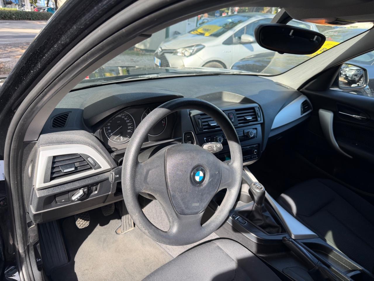 Bmw 116 116i 5p. Urban