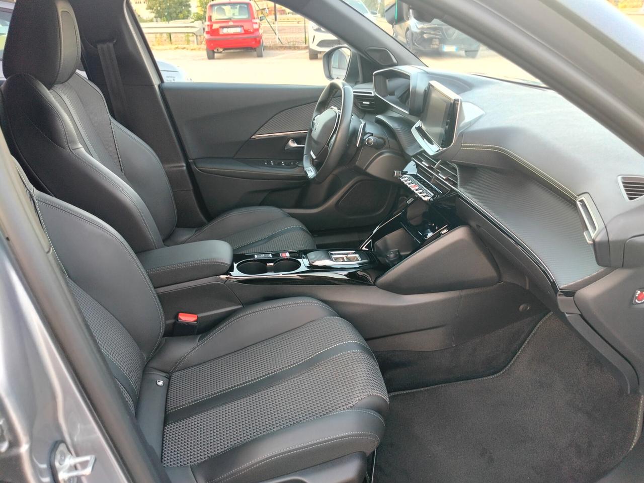 Peugeot 2008 BlueHDi 130 S&S EAT8 GT Pack