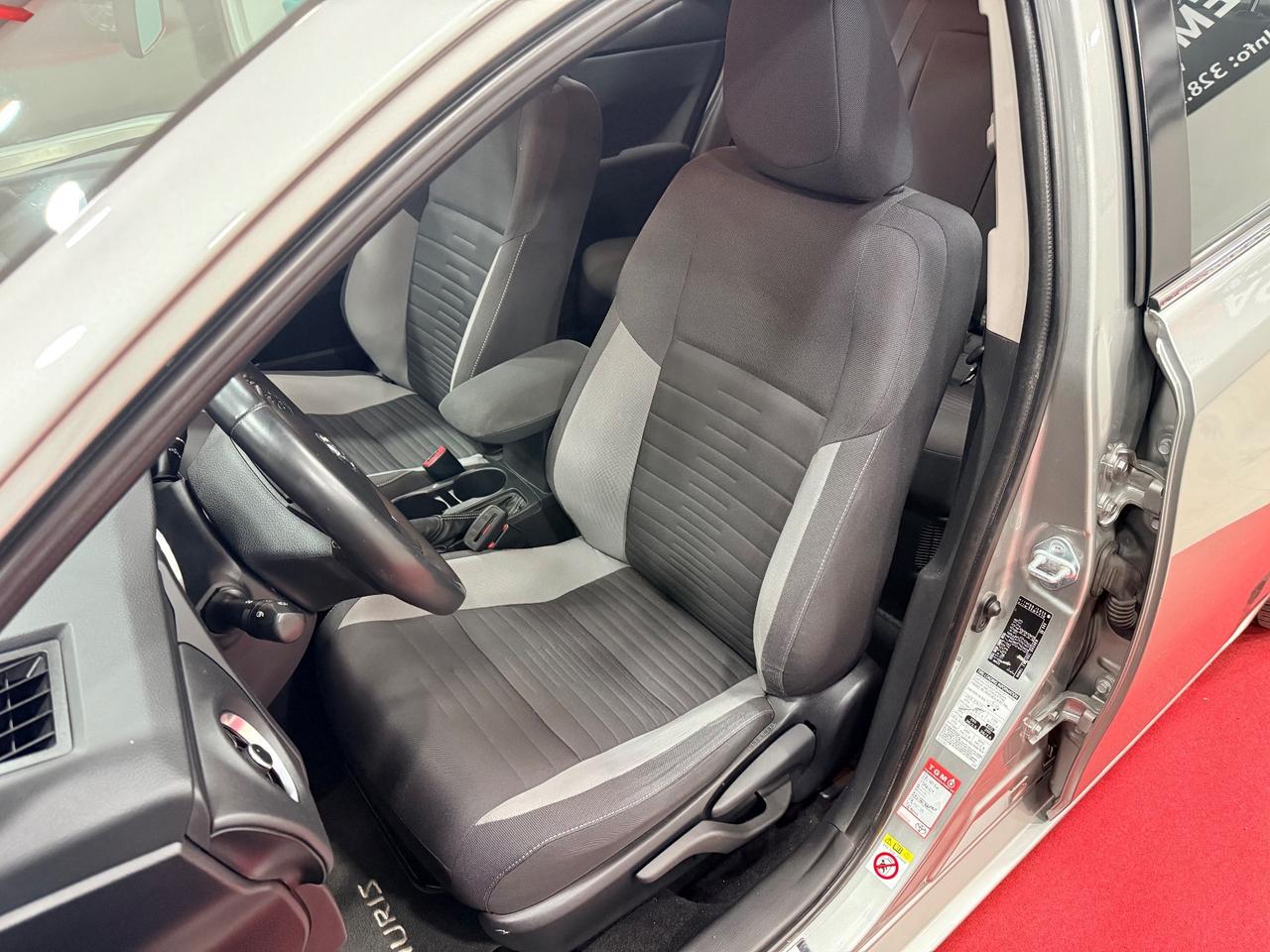 Toyota Auris 1.8 Hybrid Lounge