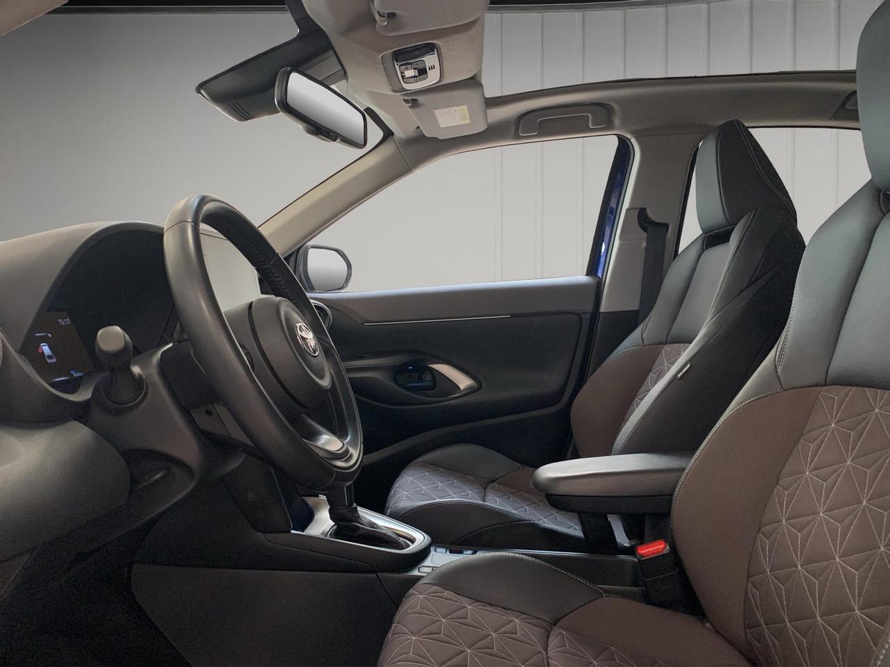 Toyota Yaris Cross 1.5h Lounge fwd 116cv e-cvt