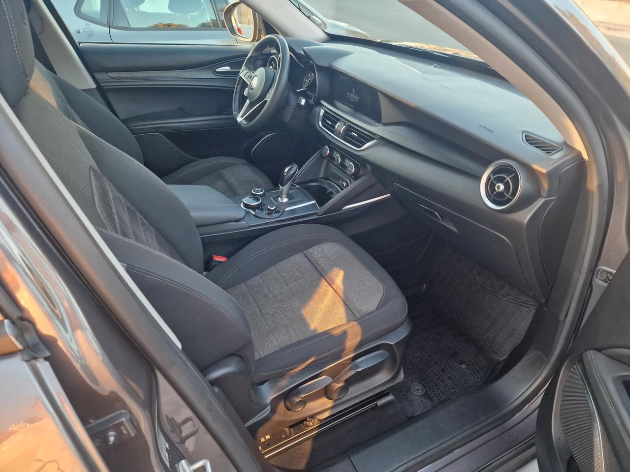 Alfa Romeo Stelvio 2.2 Turbodiesel 180 CV AT8 RWD Executive