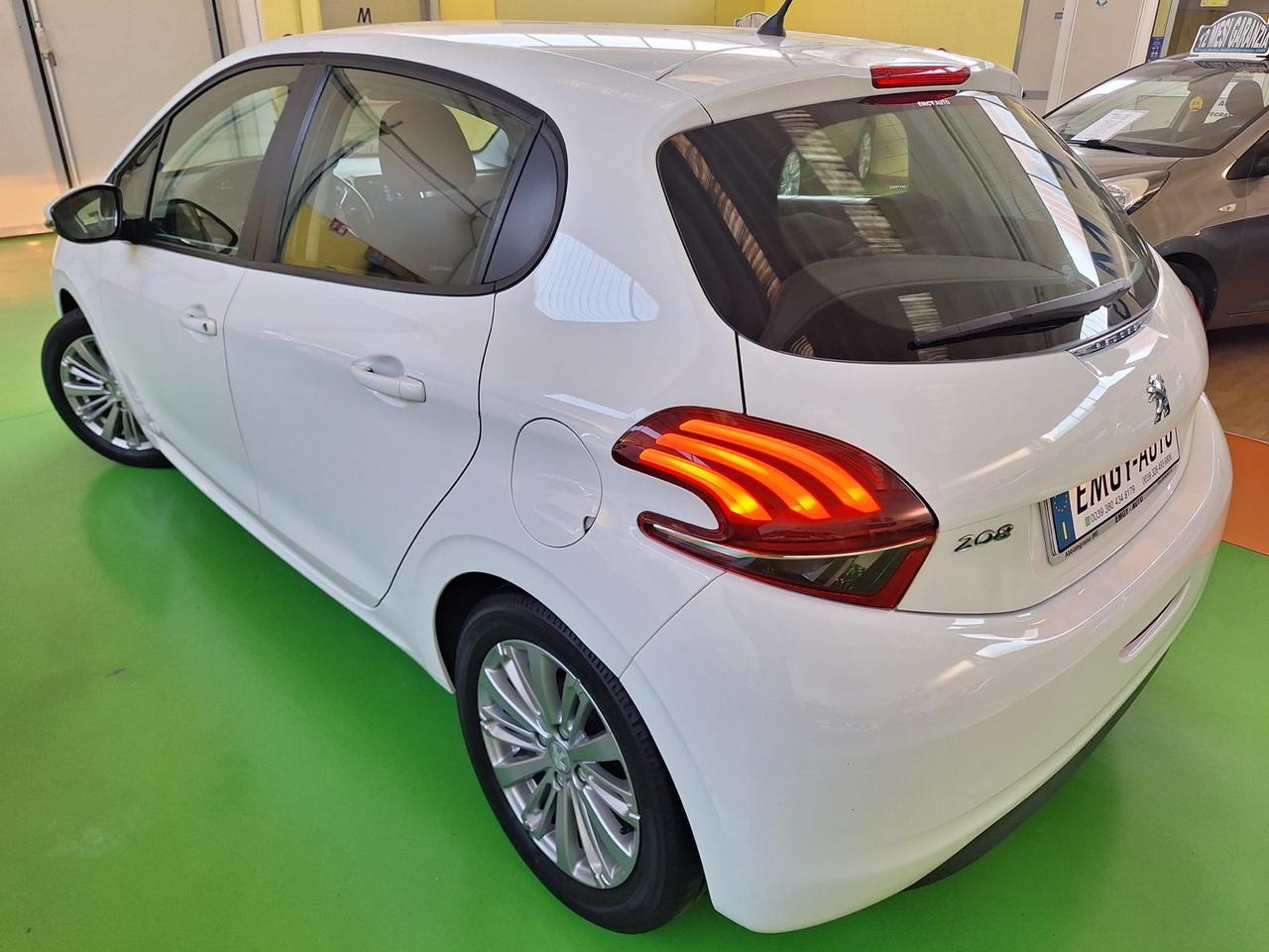 Peugeot 208 PureTech 82 5 porte Allure