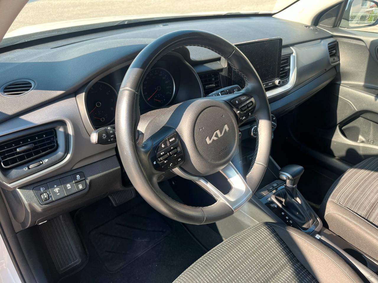 Kia Stonic 1.0 T-GDi 120 CV MHEV DCT Style Neopatentati
