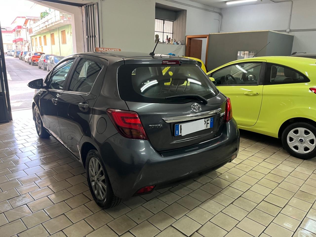 Toyota Yaris 1.0 gpl red edition full 2016