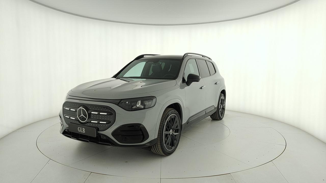 Mercedes-Benz GLB 250+ con tecnologia EQ