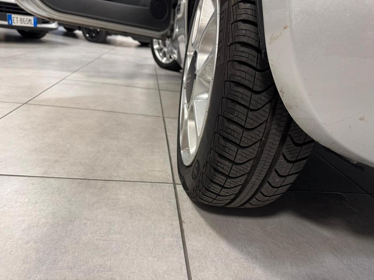 Fiat 500 1.2 BENZ LOUNGE TETTO ELETTRICO 2010