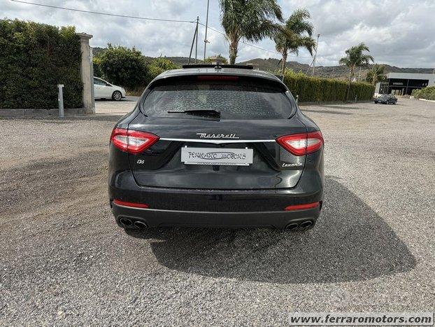 MASERATI Levante Gransport solo 85000km tetto pano iva esposta