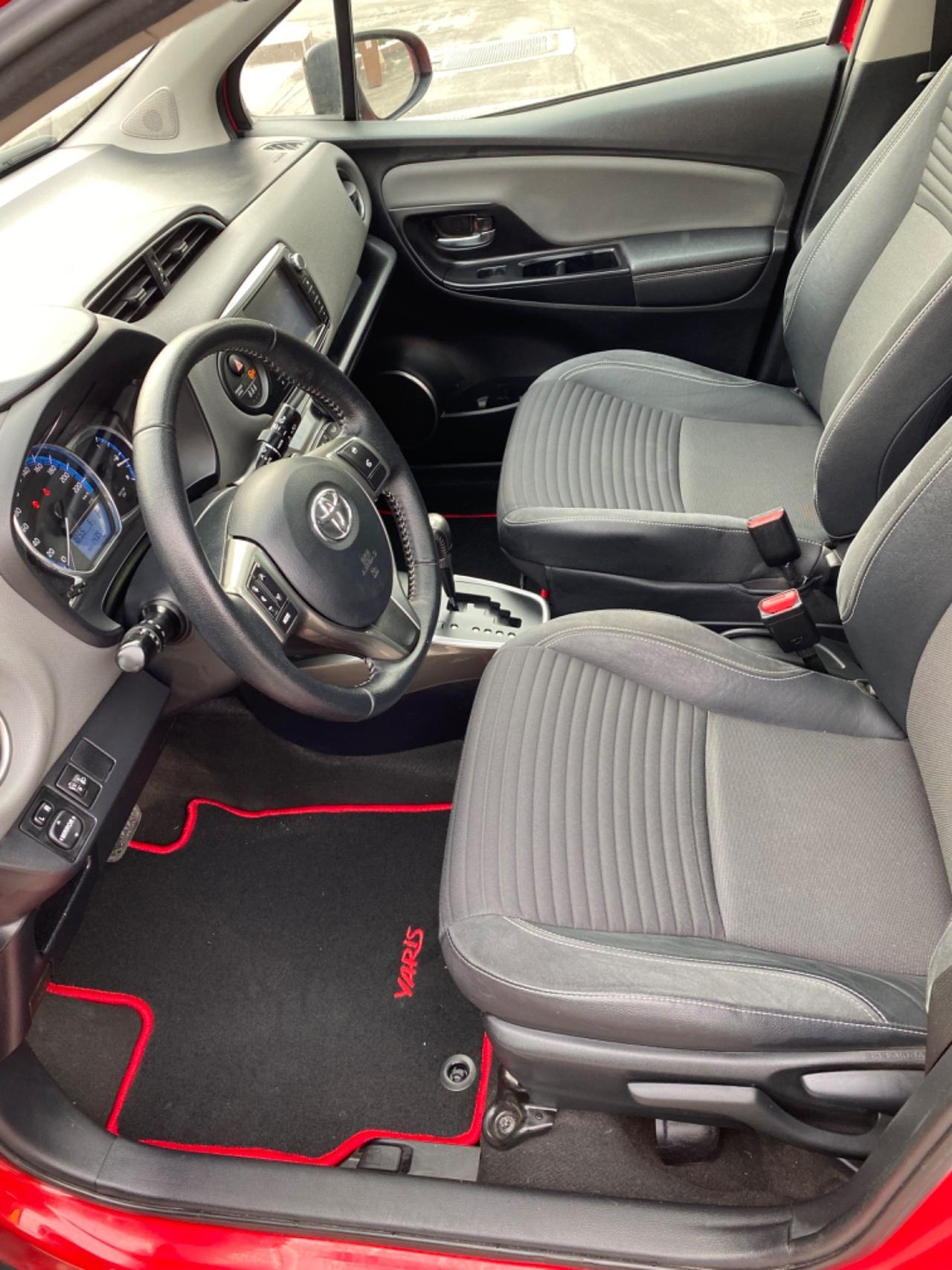 Toyota Yaris 1.5 Hybrid 5 porte Lounge