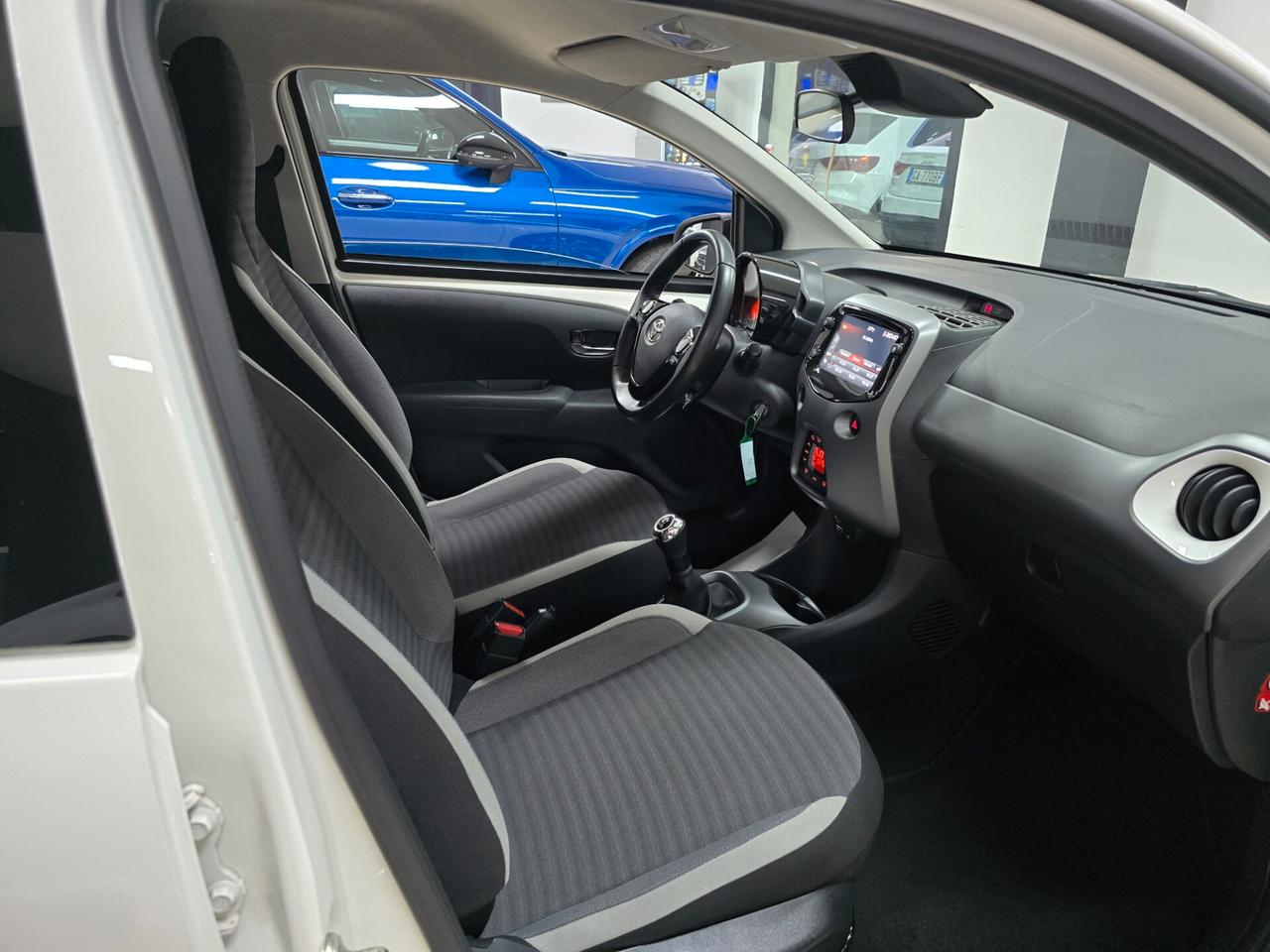 Toyota Aygo 1.0 VVT-i 72 CV 5 porte x-clusiv