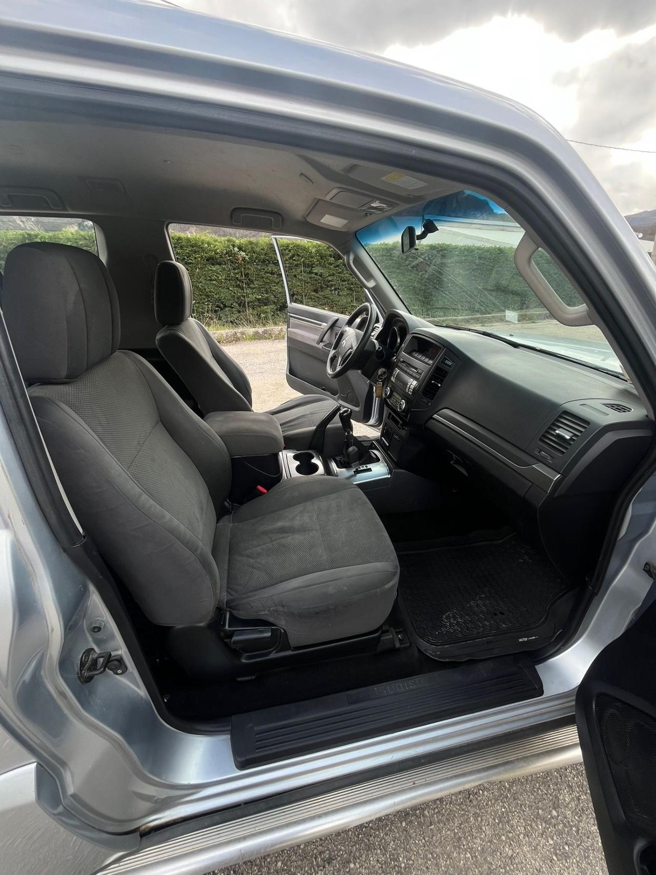 Mitsubishi Pajero 3.2 DI-D 16V 3p. Intense