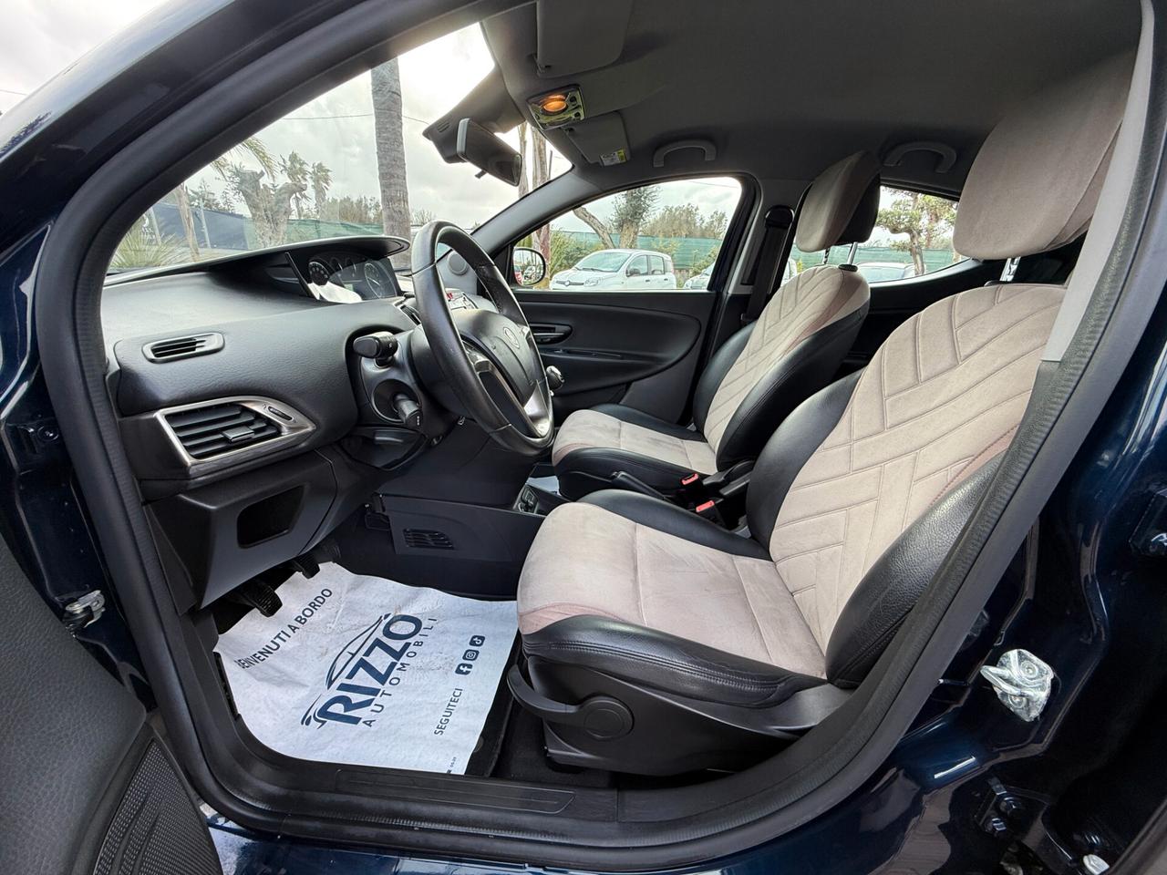 Lancia Ypsilon 1.2 69CV 5porte Platinum Navi Pelle