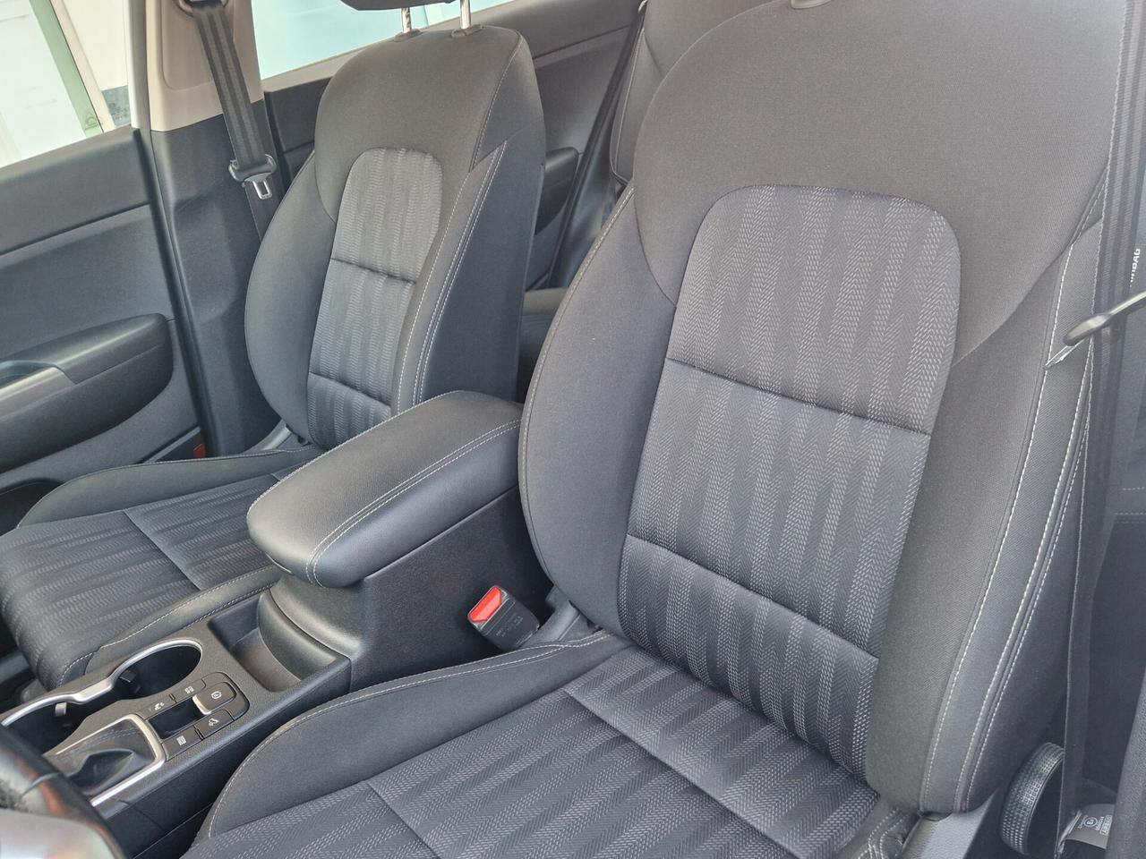 Kia Sportage 1.6 136cv Ibrida/diesel automatica
