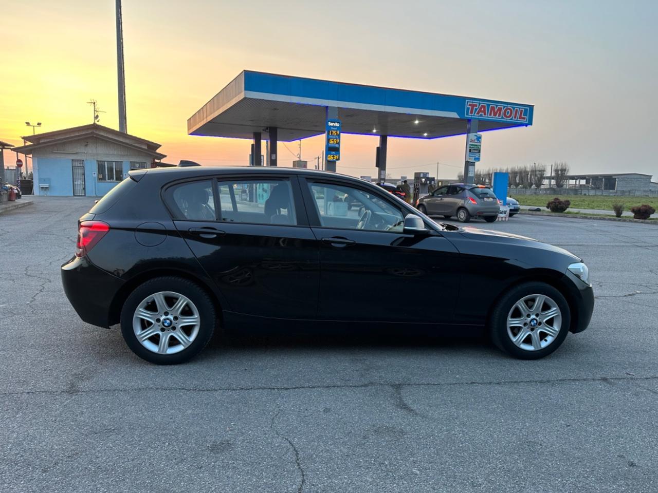 Bmw 114 114d 5p. Urban Ok neopatentati