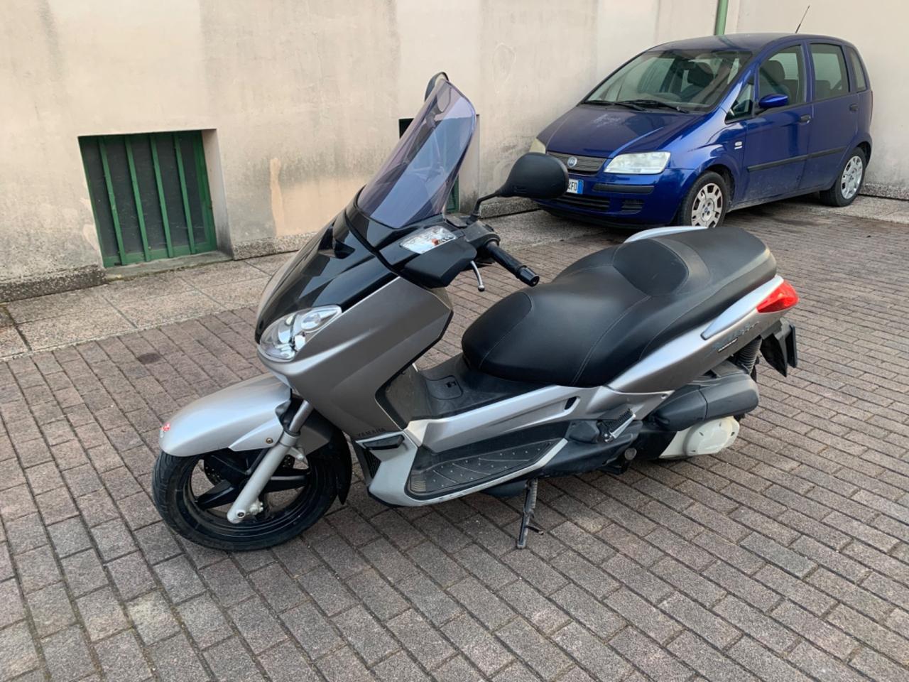 Yamaha X-Max 250 Sport