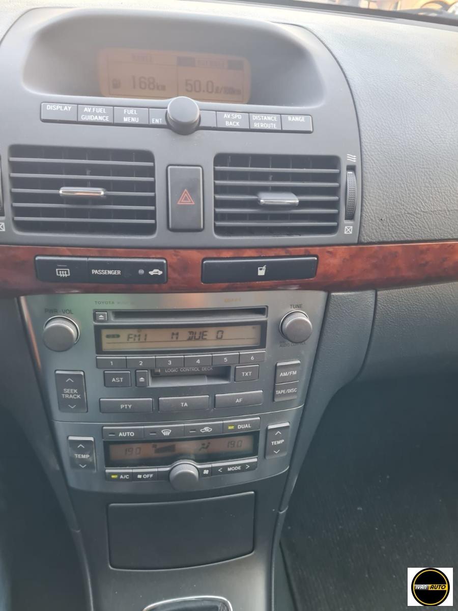 TOYOTA Avensis Benzina