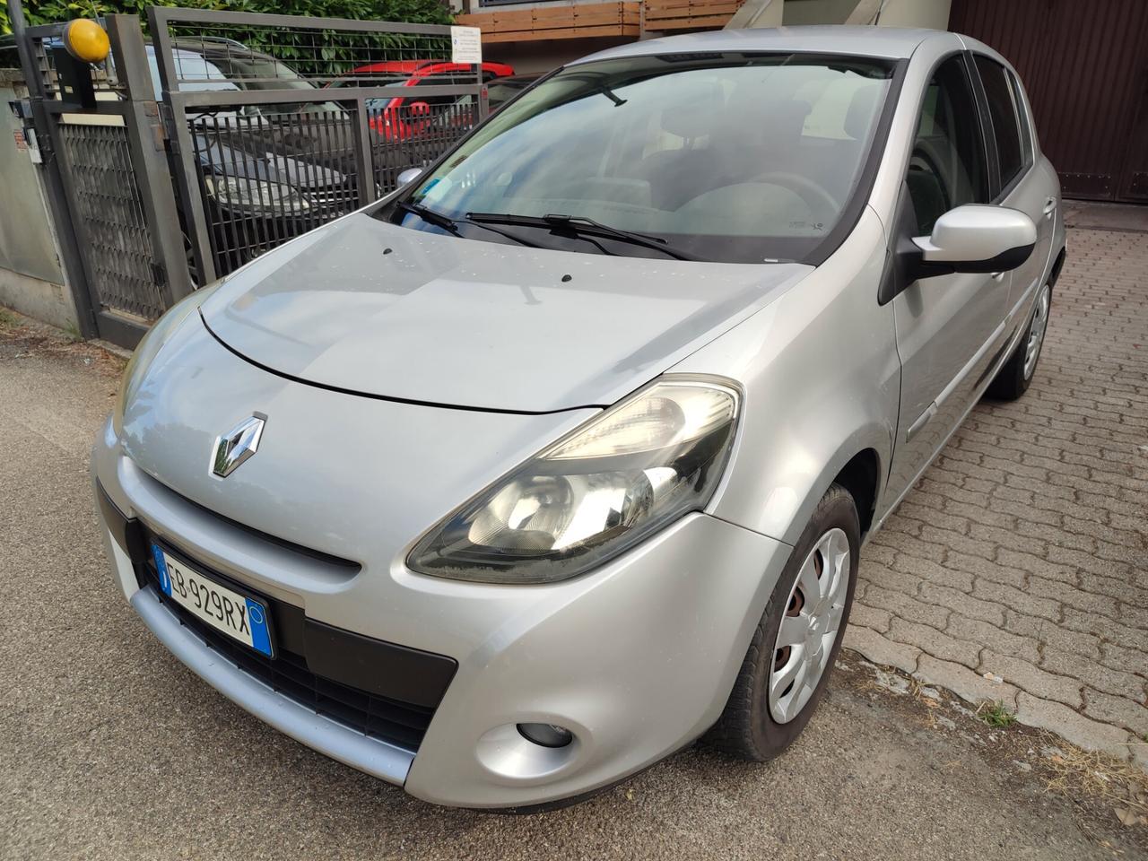 RENAULT CLIO DEL 2010 1.2BENZINA MOLTO BELLA